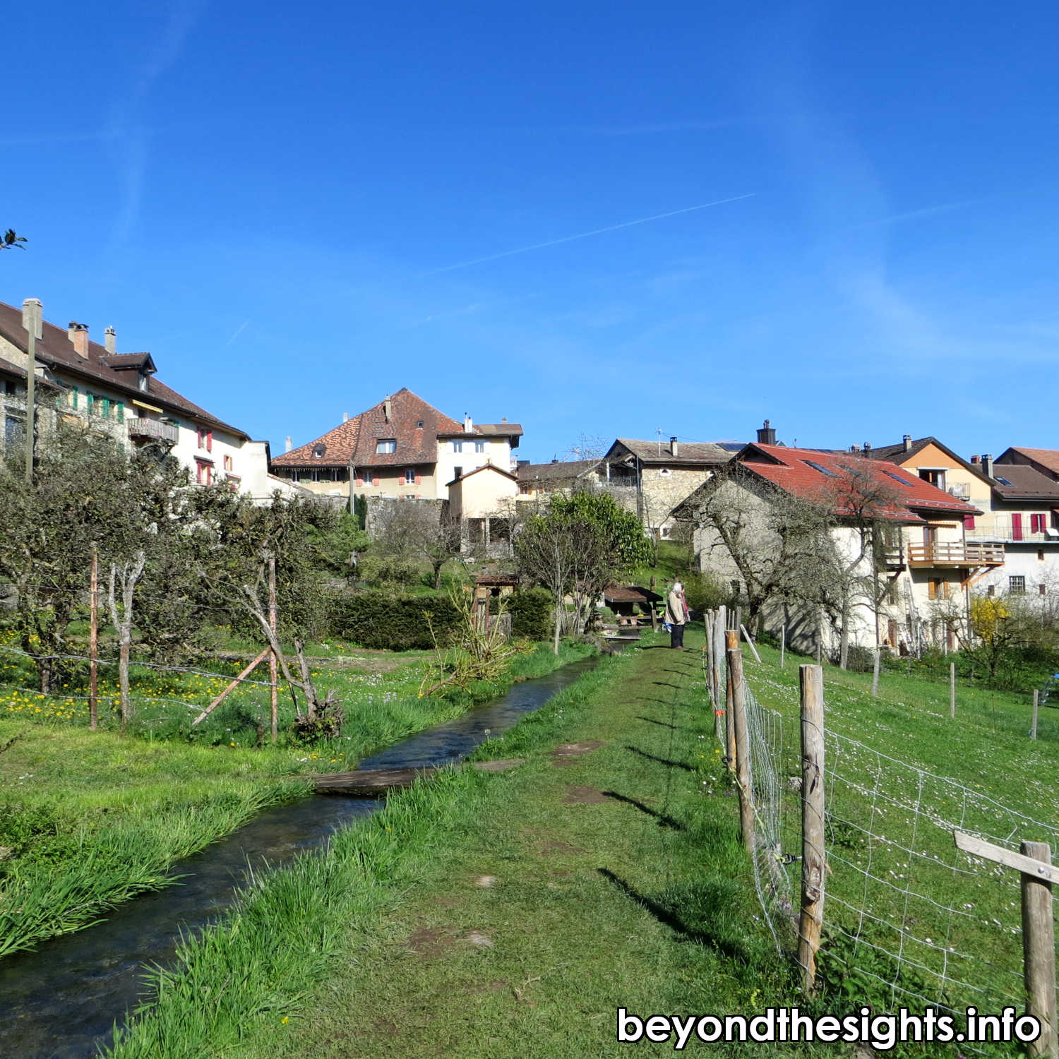 Path between Croy and Romainmotier