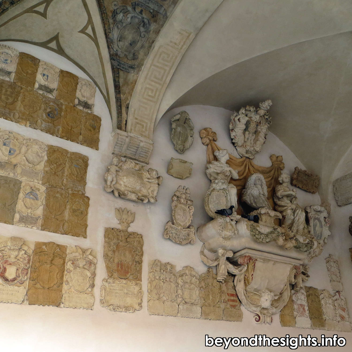 Palazzo Bo (University of Padova) with coat of arms on walls. (2019)