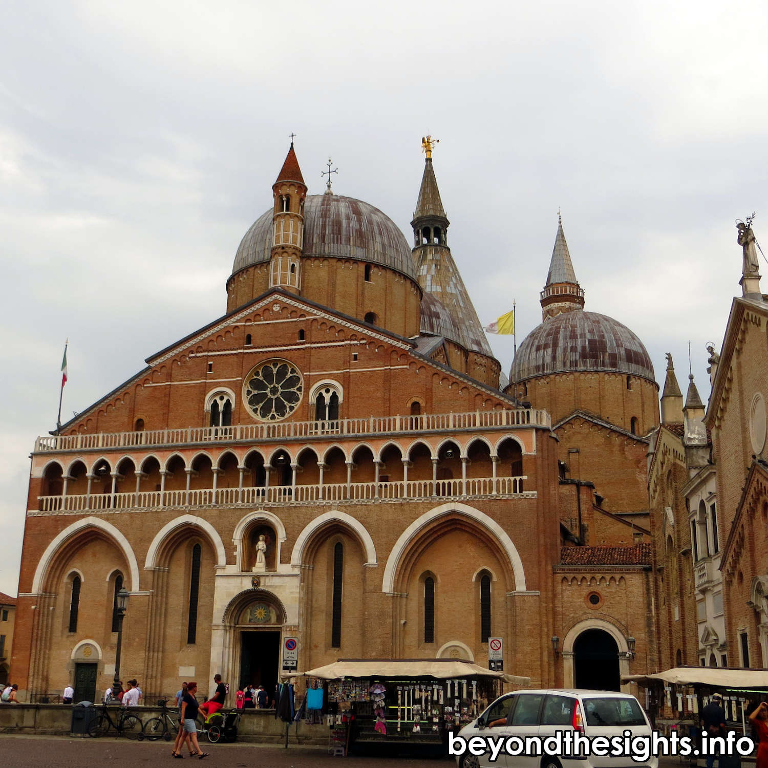 Basilica of Saint Anthony of Padua (with candle sellers).